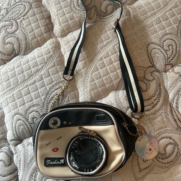 Purse - Picture 3 of 3